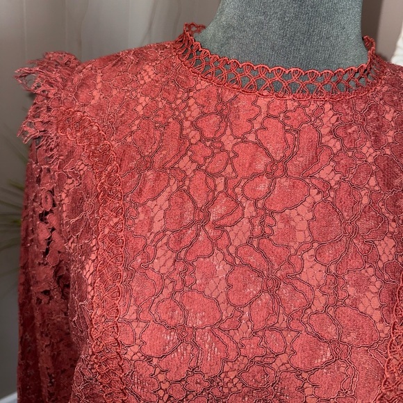 EXPRESS • Lace Long Sleeve - Picture 8 of 12